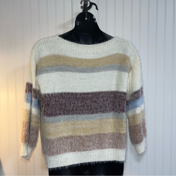 Lumiere White and Brown Crew Neck Sweater - Picture 7 of 9